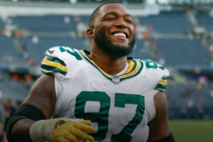 Packers buscam equilíbrio entre pressão ao quarterback e solidez contra o jogo corrido em 2025
